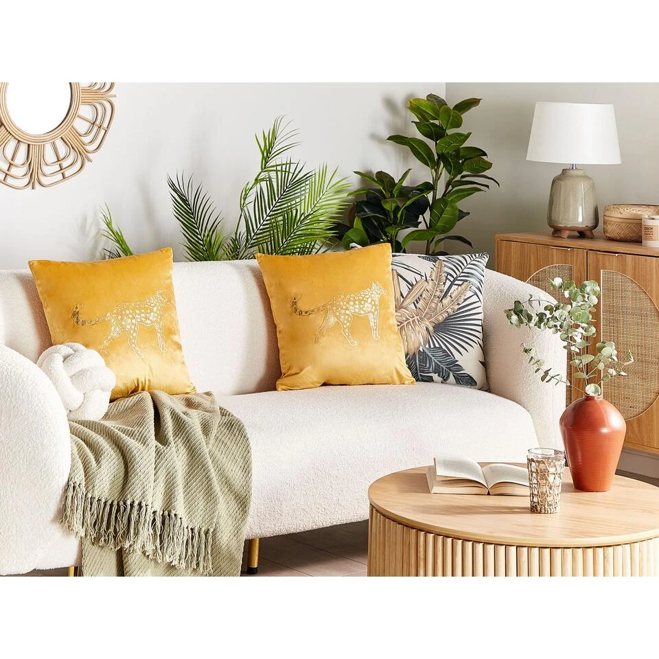 Beliani Sierkussen MARULA - Geel Fluweel 4 Beliani Sierkussen MARULA - Geel Fluweel - Afbeelding 2