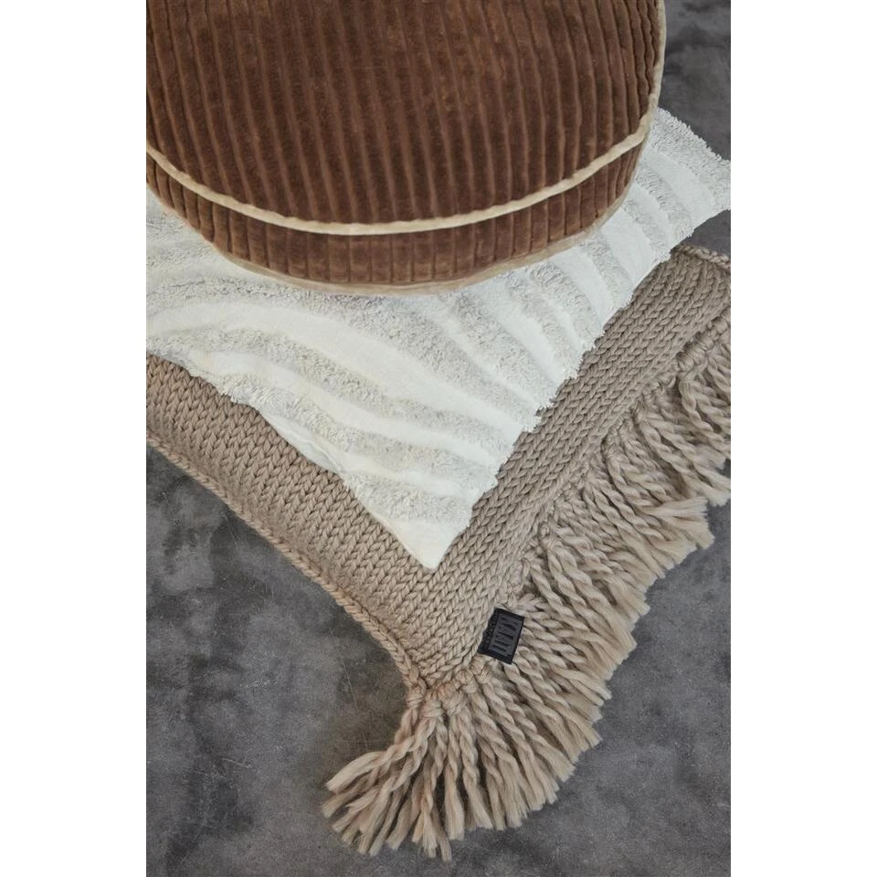 KAAT Amsterdam Sierkussen Jonine Sand - 45 X 45 Cm 4 KAAT Amsterdam Sierkussen Jonine Sand - 45 X 45 Cm - Afbeelding 2