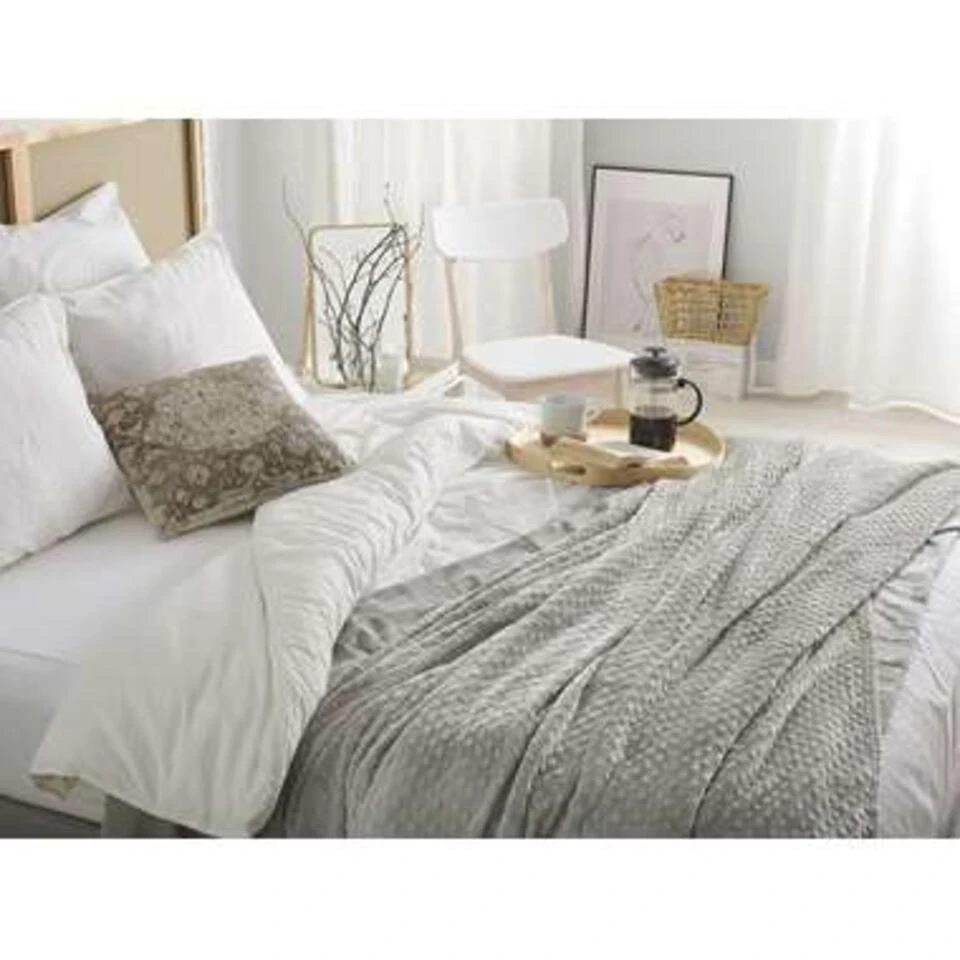 Beliani Plaid SAMUR - Grijs Polyester 4 Beliani Plaid SAMUR - Grijs Polyester - Afbeelding 2